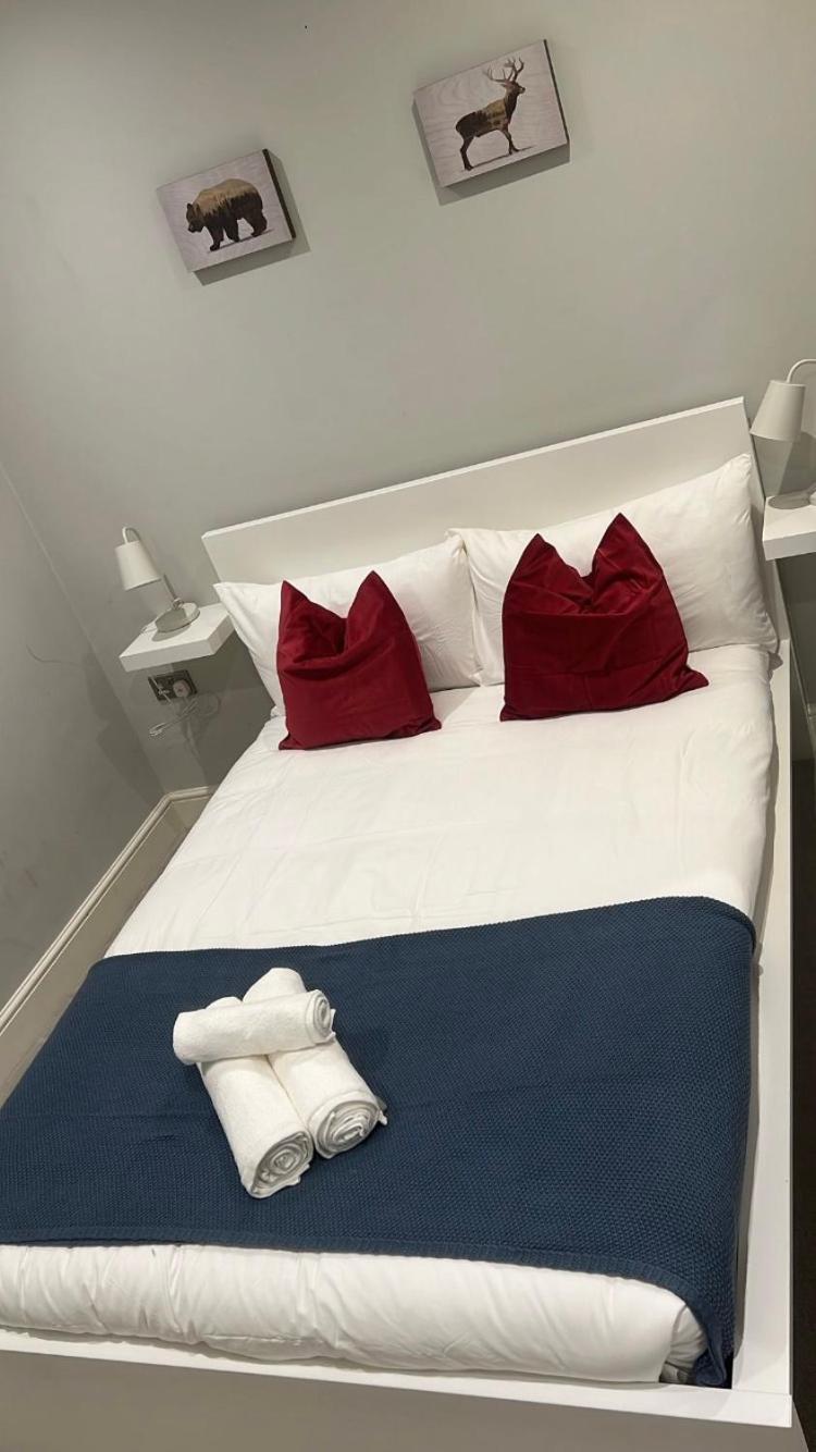 Brilliant 2 Bed Apartment - Spacious, Central & Well-Connected 伦敦 外观 照片